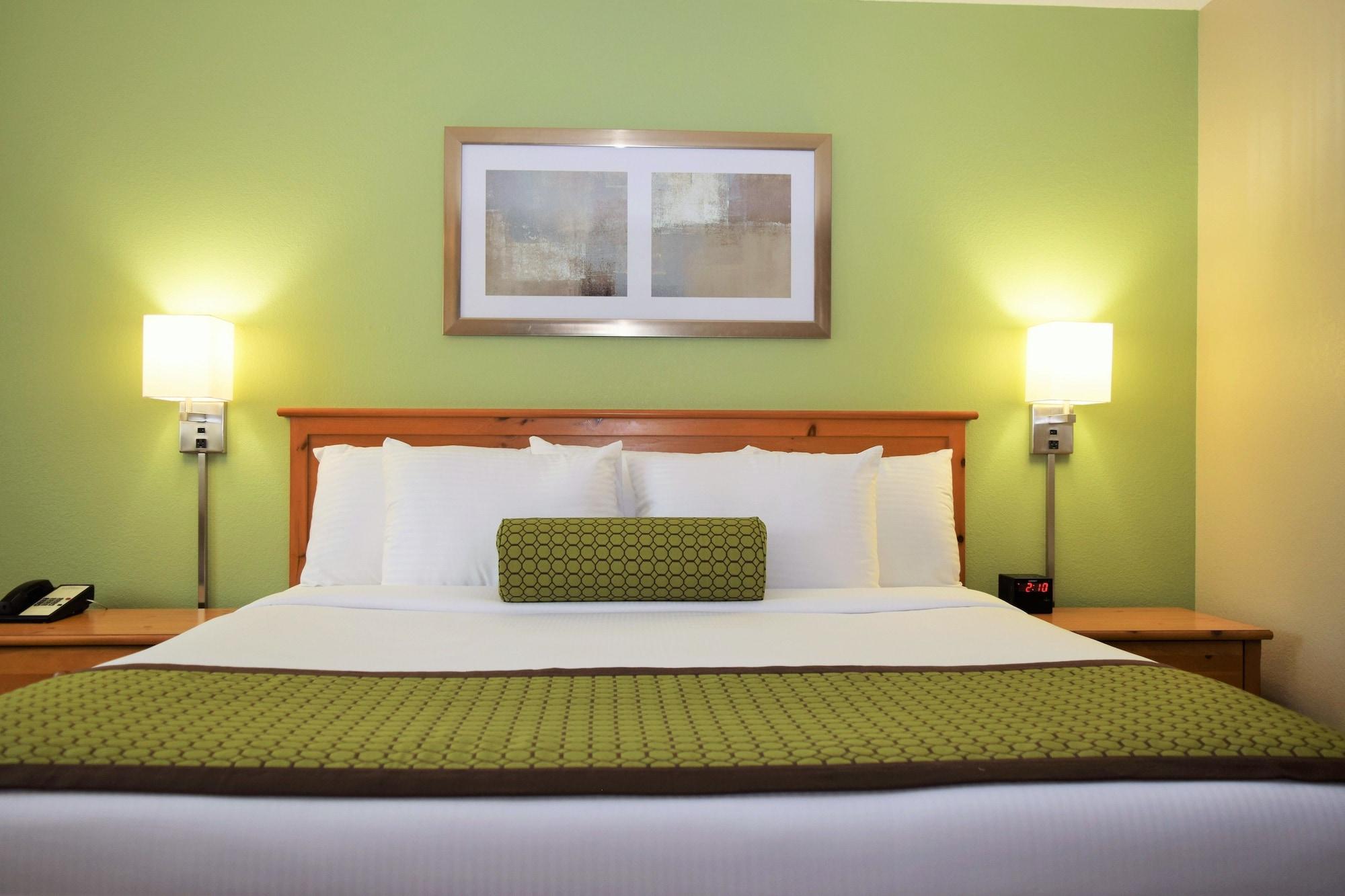 Baymont By Wyndham Pierre Hotel Buitenkant foto