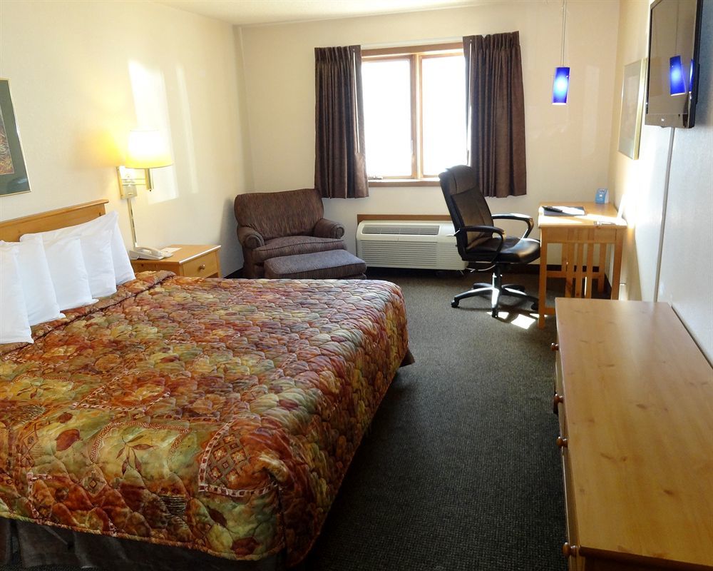 Baymont By Wyndham Pierre Hotel Buitenkant foto
