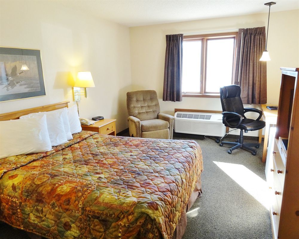 Baymont By Wyndham Pierre Hotel Buitenkant foto