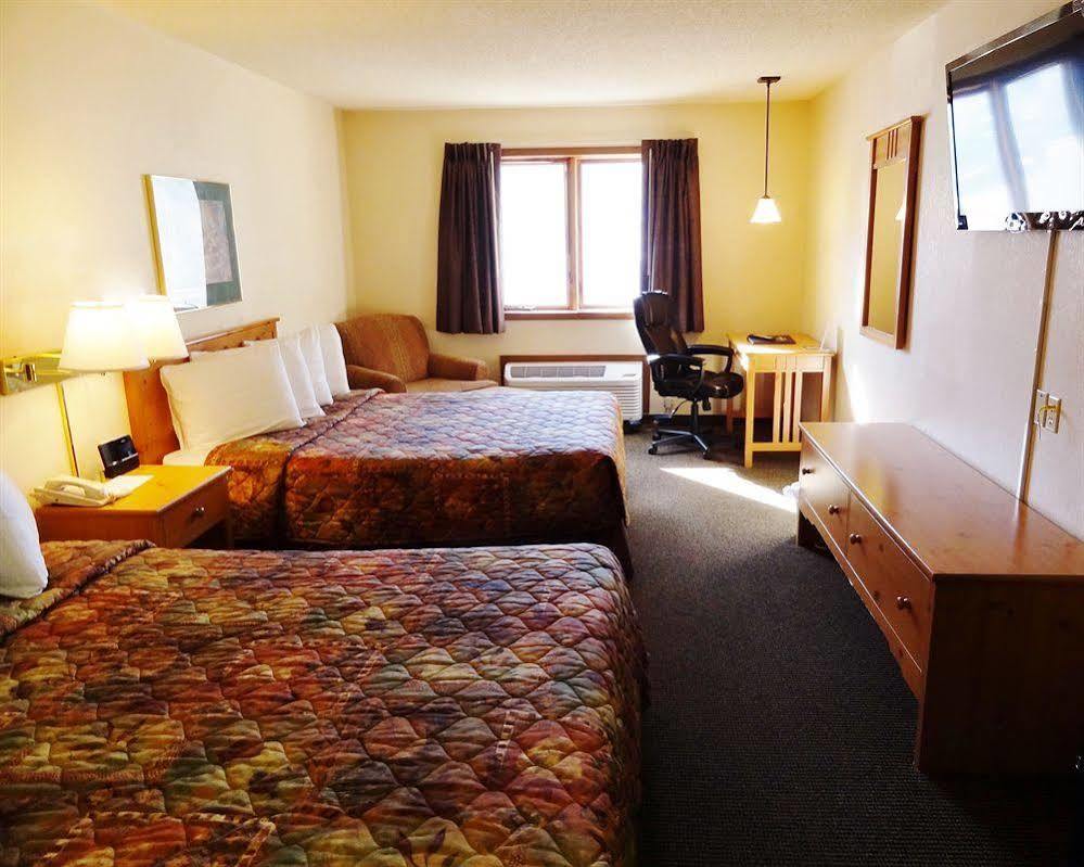Baymont By Wyndham Pierre Hotel Buitenkant foto