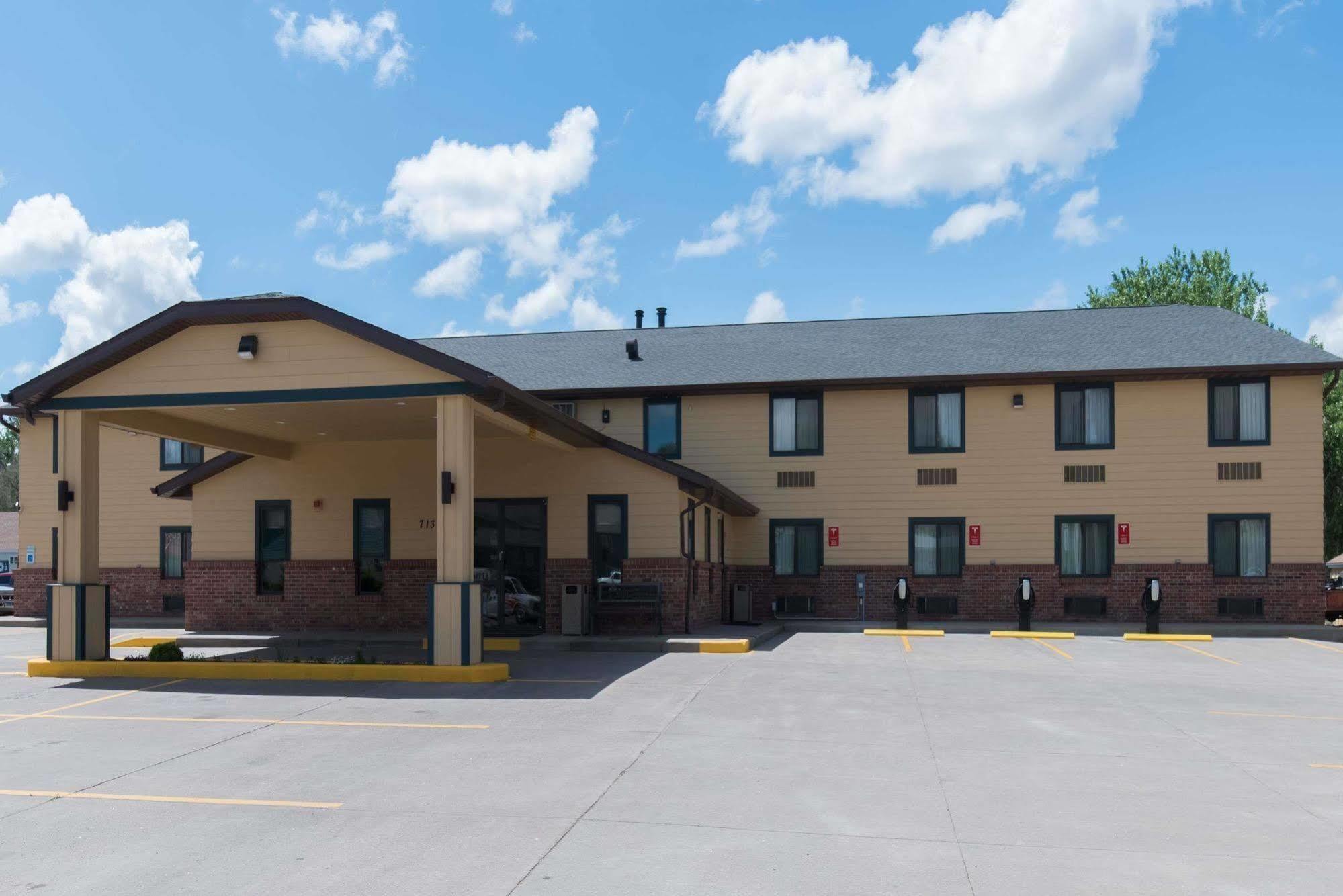 Baymont By Wyndham Pierre Hotel Buitenkant foto