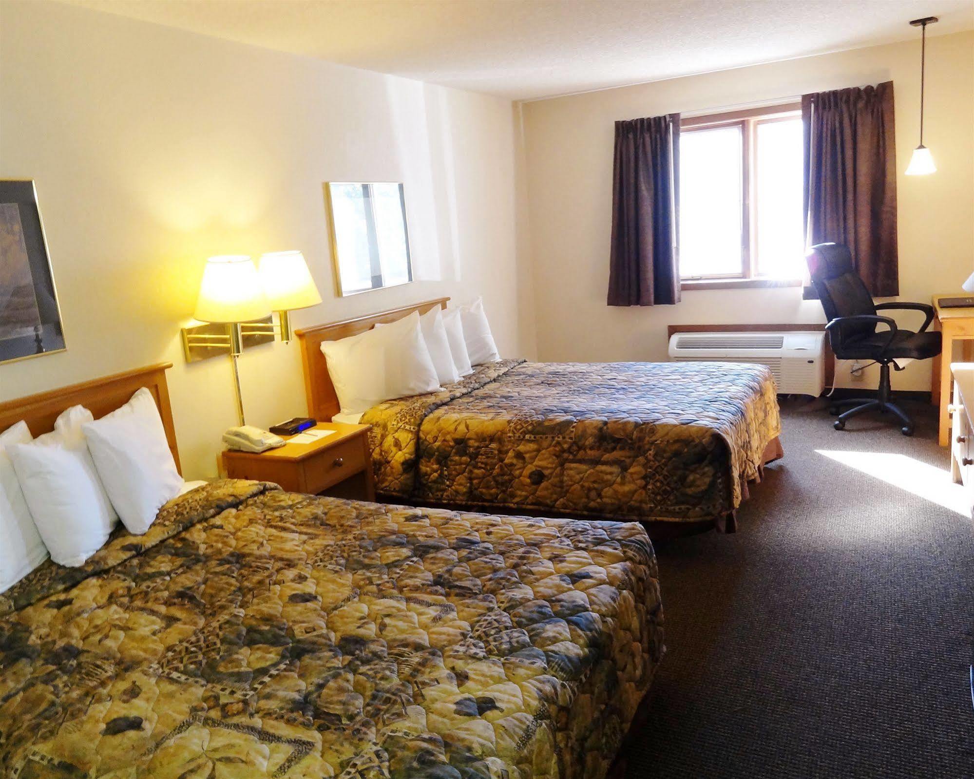 Baymont By Wyndham Pierre Hotel Buitenkant foto